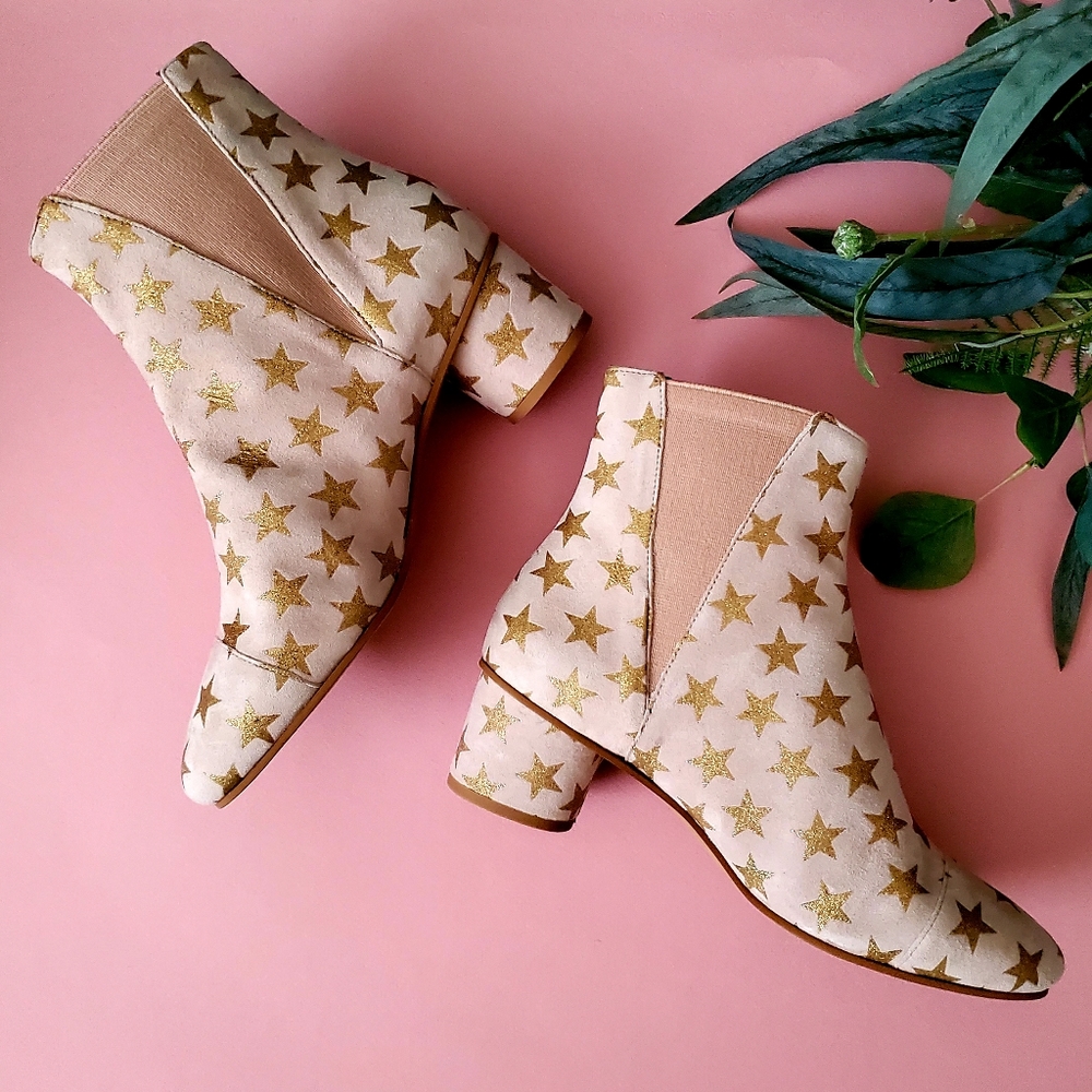 *NEW* Rebecca Minkoff Izette Suede Star Booties
